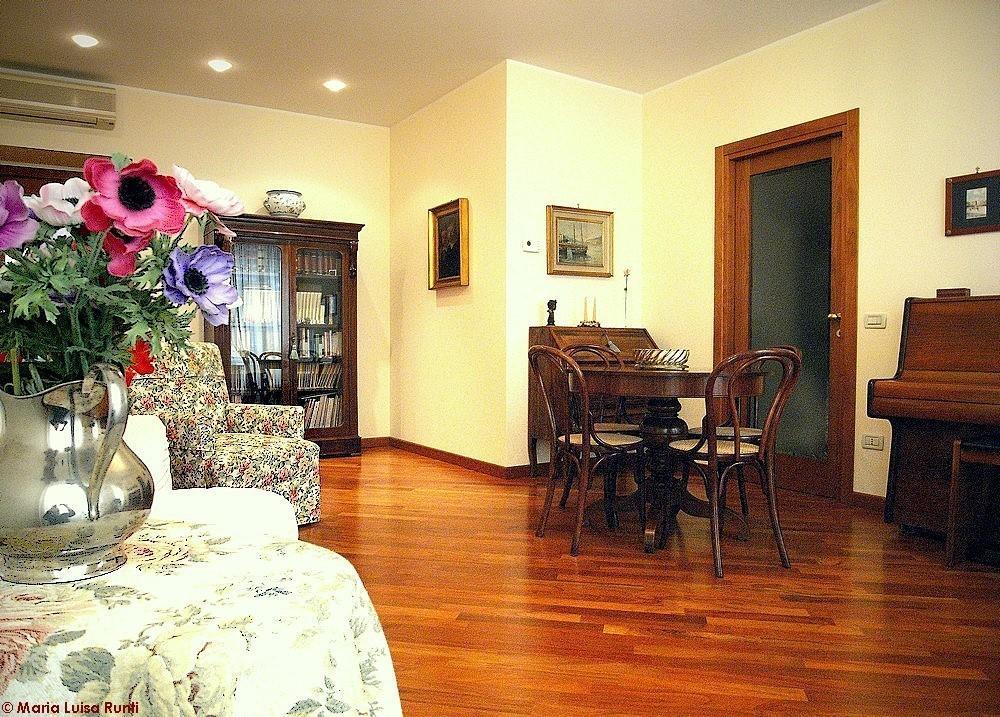 B&B Crispi Trieste Bilik gambar